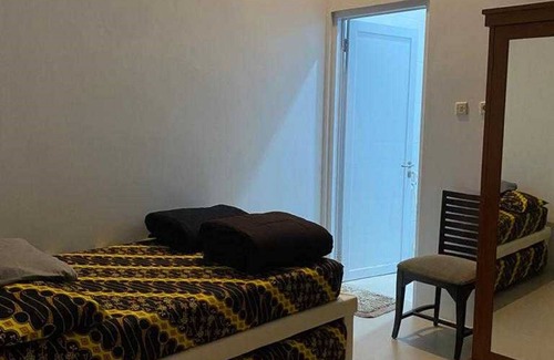 Cipanas Hotel | EXPRESS O 91923 Homestay Zona