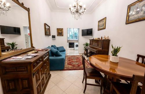 Esquilino Apartment | Exquilia Home & Garden at the Colosseum