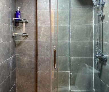 Nairobi West Apartment | Exquisite 1Bed with Free Parking Gym and Pool