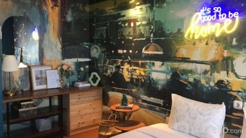 Surabaya Apartment | Exquisite 1BR Apartment at Puri Mas By Travelio