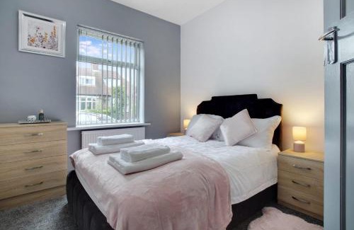 Fenham House | Exquisite 3-Bedroom, Newly Renovated, Sleeps 6