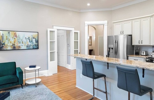 Walnut Hills Apartment | Exquisite 3 Bdrm 2 Bath with Study near Eden Park