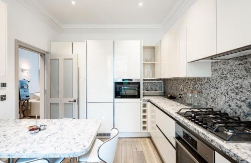 Chelsea Apartment | Exquisite 3BRs maisonette located in Chelsea
