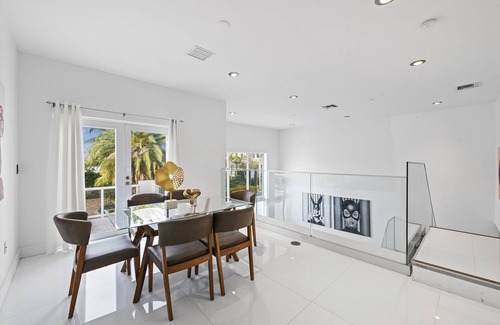 Edgewater Villa | Exquisite 6BR/3.5BBTH Villa