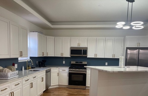 Forest Park House | Exquisite and Cozy Home - Down Town - A short distance from BWI Airport