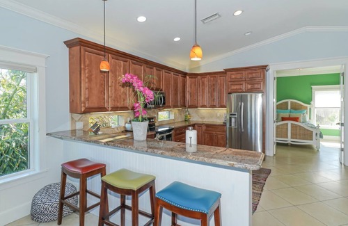 Bradenton Beach House | Exquisite Beach-Bay Views Private Heated Pool Elevator Perfect location