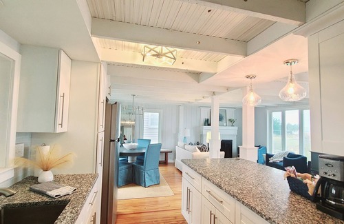 Slaughter Beach House | Exquisite Beachfront Cottage With Panoramic Ocean Viewsn