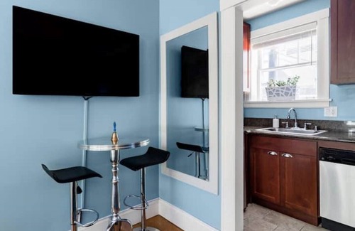 Downtown Seattle Apartment | Exquisite City Center Oasis! Walk to Cruise Terminal, Convention Center, Amazon!