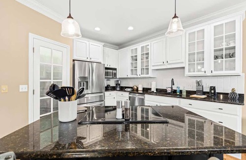 Howell House | Exquisite Condo in Howell