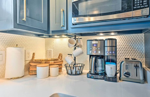 Highlands Cottage | Exquisite Cottage in the Heart of Downtown!