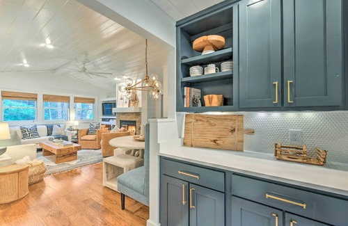 Highlands Cottage | Exquisite Cottage in the Heart of Downtown!