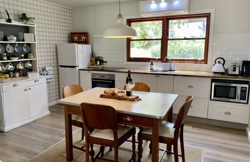 Millthorpe Cottage | Exquisite Country Cottage in Private Rural Setting.