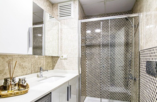 Bostanci Apartment | Exquisite Flat Near Coast and Metro in Bostanci