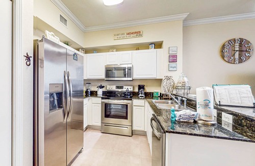 Panama City Beach Condo | Exquisite Gulf front condo w/shared pool, hot tub &, gym/Roman spa on-site