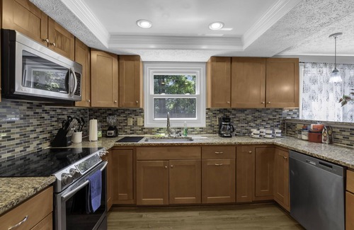 Fairfax House | Exquisite & Immaculate 5BD