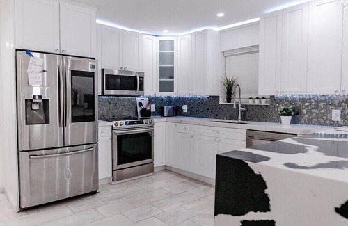 Miami Shores House | Exquisite Luxury 3 Bedroom Home