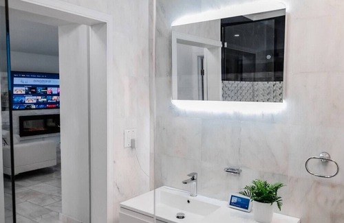 Miami Shores House | Exquisite Luxury 3 Bedroom Home