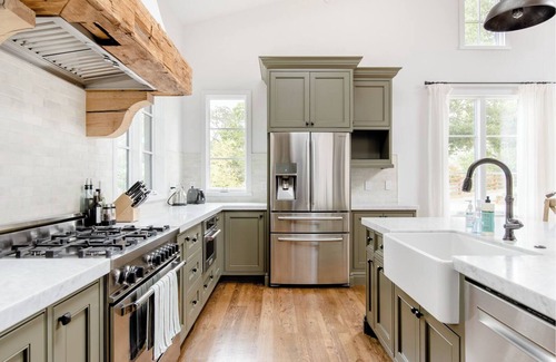 Woodside House | Exquisite luxury executive 2-suite cottage