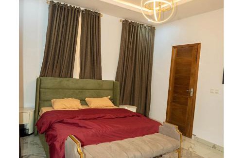 Ofin Apartment | EXQUISITE MIDAK APARTMENTS FOUR FLOORS WITH LIFT, POOL, GYM, PARKING SPACE IN LEKKI