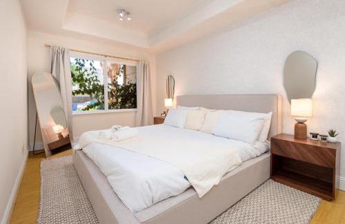 West Los Angeles Apartment | Exquisite Modern 2BR Apt in Prime Location!