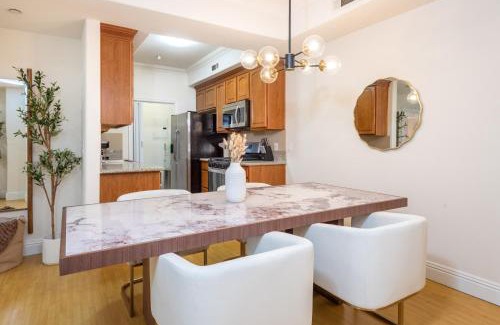 West Los Angeles Apartment | Exquisite Modern 2BR Apt in Prime Location!
