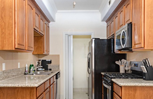 The Flats Apartment | Exquisite Modern 2BR Apt. in Prime Location!