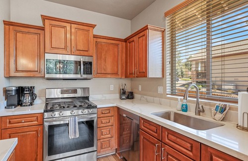 Ponderosa Trails House | Exquisite Mountain Sanctuary, Superb Location, Abundant Amenities, Pool Table!