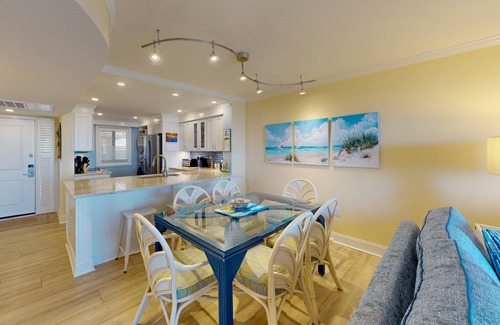 Folly Field Condo | Exquisite oceanfront top-floor condo has the feel of paradise on earth