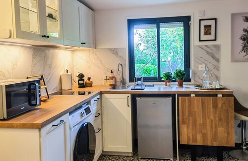 Noisy-le-Grand Apartment | Exquisite Tiny House With Garden and Air Con - Between Paris-disneyland