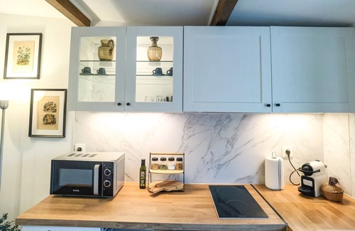 Noisy-le-Grand Apartment | Exquisite Tiny House With Garden and Air Con - Between Paris-disneyland