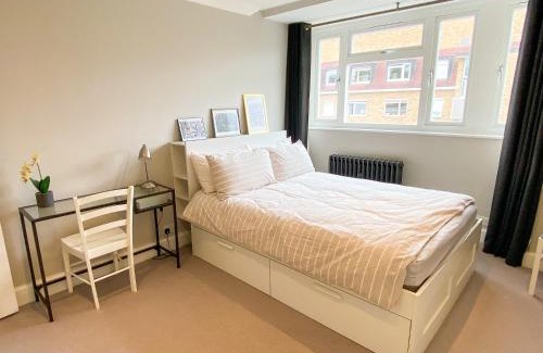 South Kensington Apartment | Exquisite Top Floor Flat Heart of Chelsea