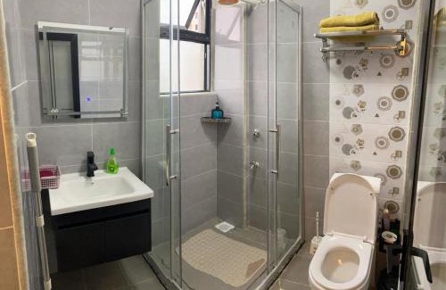Thompson Estate Apartment | Exquisite Urban Apartment in Kilimani by The Manna Stays