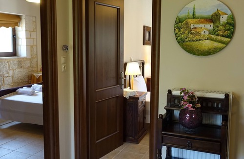 Logarata Villa | Exquisite Villa with Private Pool, Garden, Billiards, quiet, rural location
