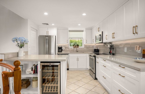 Providenciales House | Exquisite Yacht Club Townhome - B7