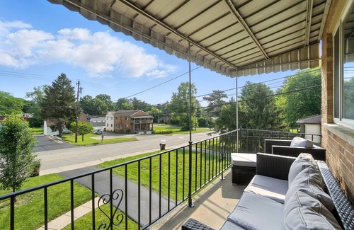 Groesbeck Apartment | Extend Stay 2Bed 1 Bath, 10 Min Dtw