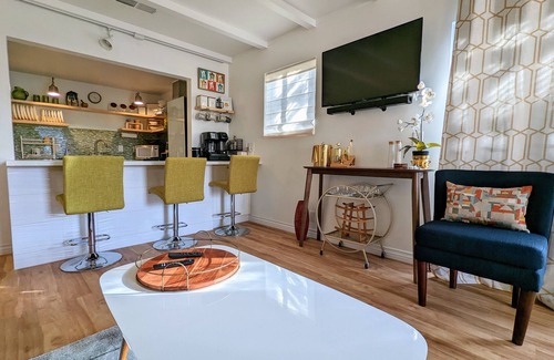 Vista Apartment | Extended Stay! 2 Bedroom/1 bath/Sleeps 6