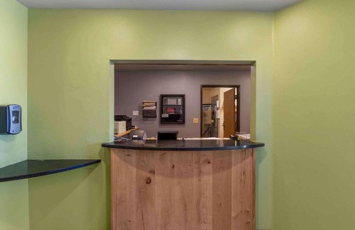 Lubbock Hotel | Extended Stay America Select Suites - Lubbock - South