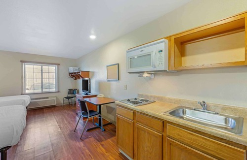 Mentor Hotel | Extended Stay America Select Suites - Cleveland - Mentor