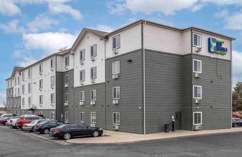 Greenwich Hotel | Extended Stay America Select Suites - Wichita - North