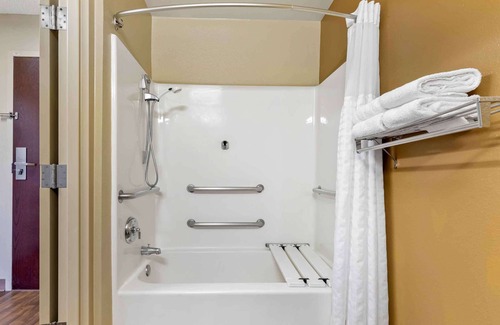Greenbrier East Hotel | Extended Stay America Suites Chesapeake Crossways Blvd