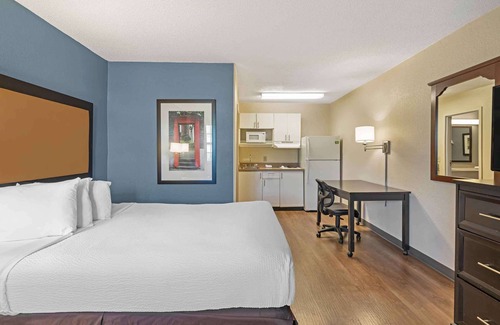 Greenbrier East Hotel | Extended Stay America Suites Chesapeake Crossways Blvd