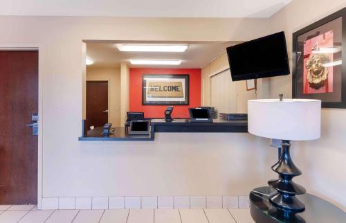 Raisin Hotel | Extended Stay America Suites - Fresno - North