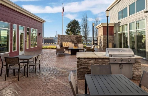 Southgate House | Extended Stay Hotel near Clackamas Town Center Mall