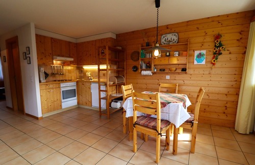 St. Luc Apartment | Exterior : Apartment on the lower ground floor of a building, for 4 people close to the hotel/restau