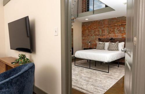 Roanoke Apartment | Extra Classy 1 Br Loft With Exposed Brick Downtown
