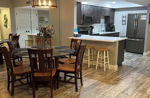 Madeira Beach Condo | Extra Clean, Fully Renovated Beachfront Three Bedroom Condo on Madeira Beach 🏖️