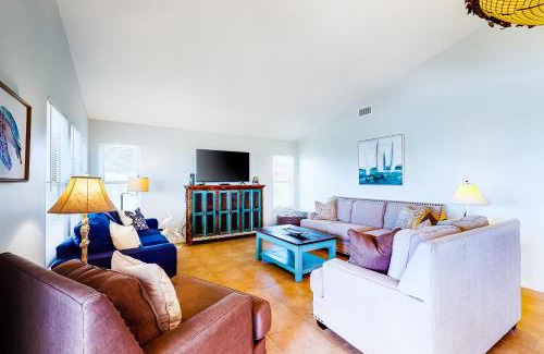 Orange Beach House | Extra R & R