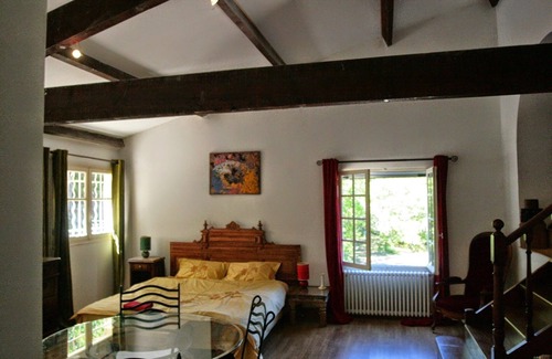 Bedoin Bed & Breakfast | Extra Spacious Grand 2-Bedroom Suite in Famous Village of Bédoin in Provence