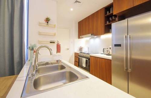 Jumeira 1 Apartment | Extraordinary Apartment in Le Pont 1