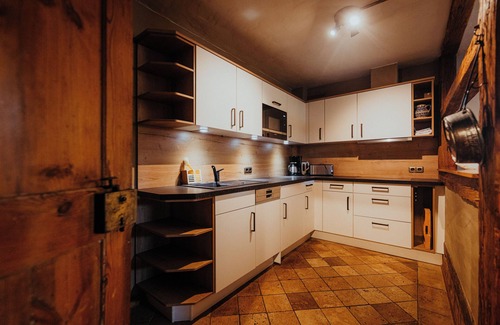 Oppurg Apartment | extraordinary rooms in manor from 16. Century in a fantastic secluded location